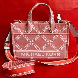 Michael Kors Gigi Logo Small Grab Tote in Pink